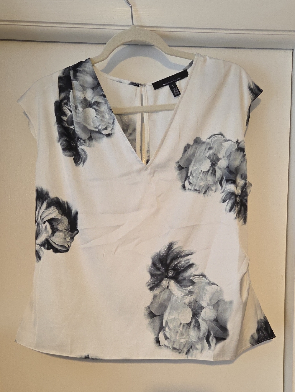 White House Black Market White V-Neck Floral Cap Sleeve Top